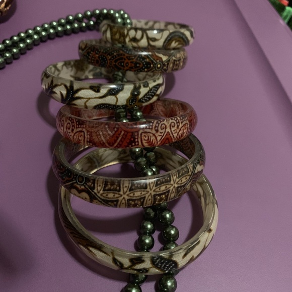 Assorted bracelets - Picture 5 of 8